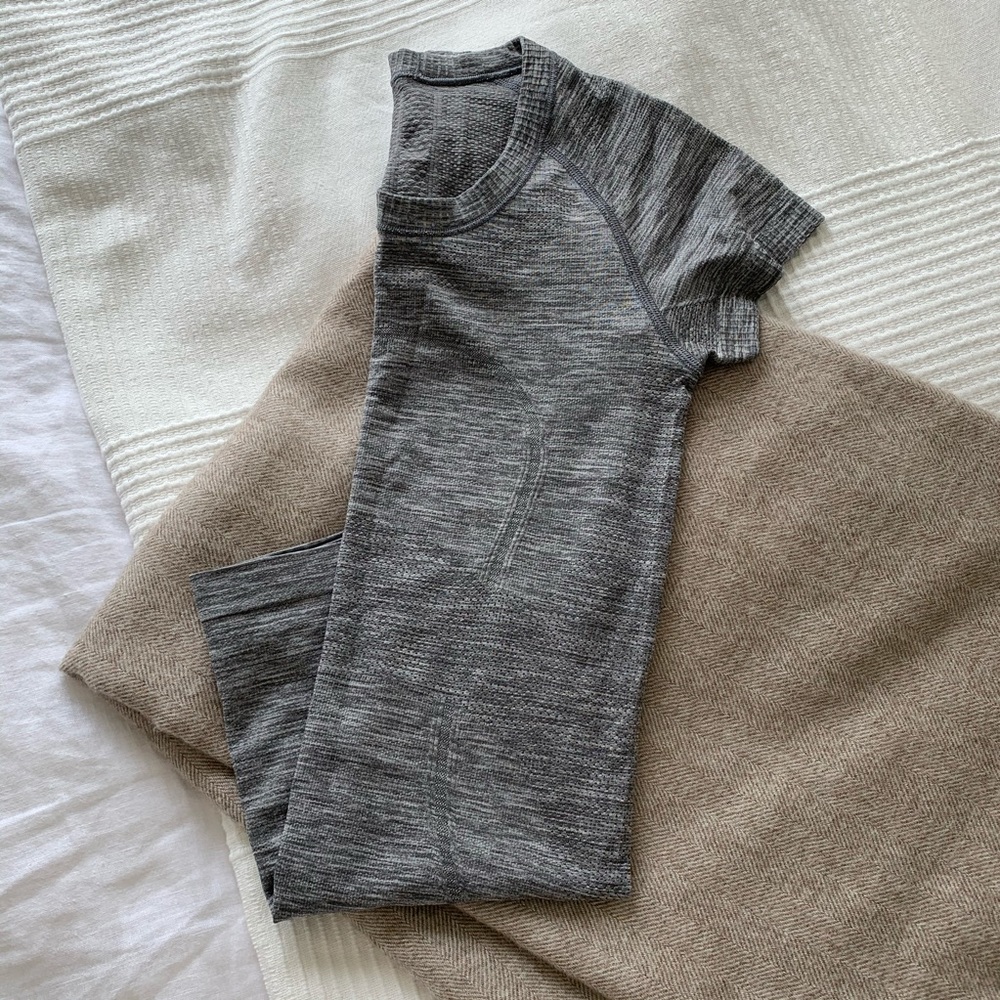 Lululemon Swiftly Tech Short Sleeve Shirt